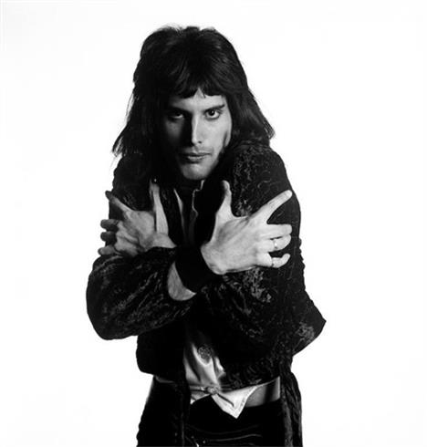 Freddie Mercury, Queen, London, 1974, photographed by Mick Rock.