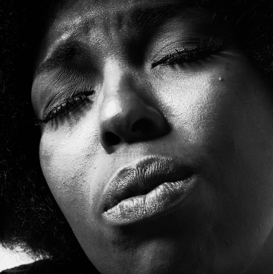 Roberta Flack, close-up, 1970