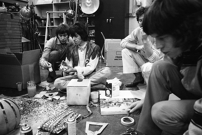 Charlie Watts and Keith Richards building the Their Satanic Majesties Request set, New York, photographed by Michael Cooper, 1967.