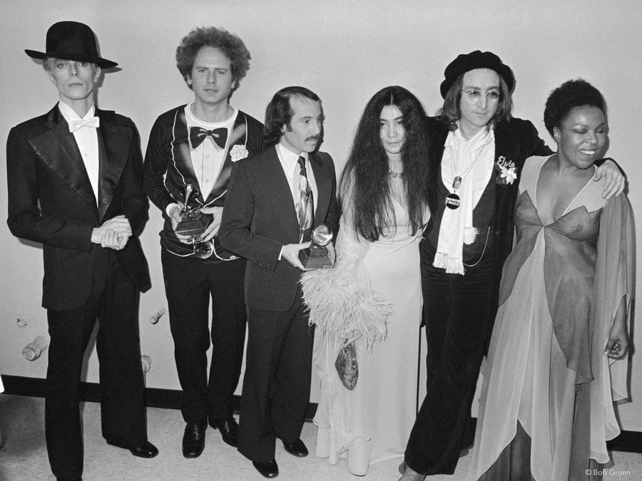David Bowie, Art Garfunkel, Paul Simon, Yoko Ono, John Lennon and Roberta Flack, Uris Theater, NYC. March 1, 1975, photographed by Bob Gruen.