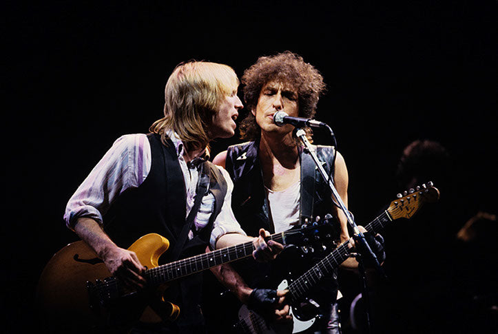 Bob Dylan and Tom Petty, New Jersey, 1986. Photograph by Ebet Roberts.