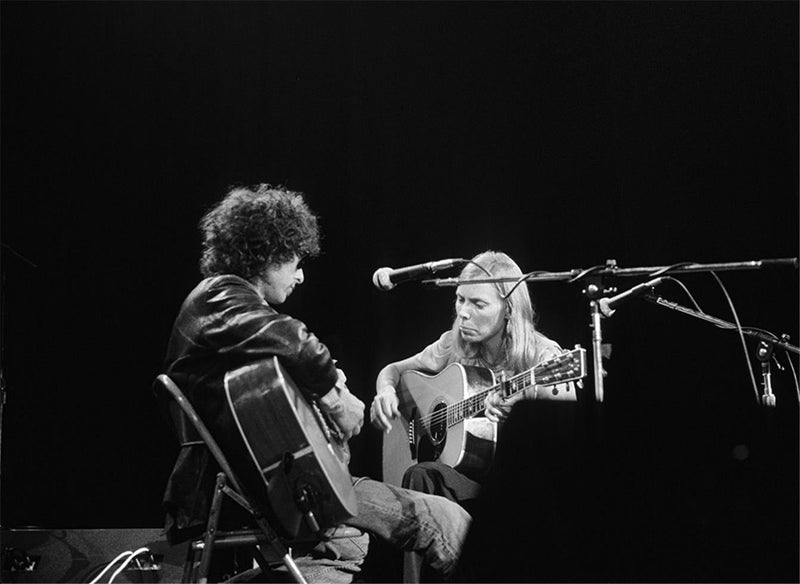 Bob Dylan and Joni Mitchell photographed together by Charlyn Zlotnik, 1976.