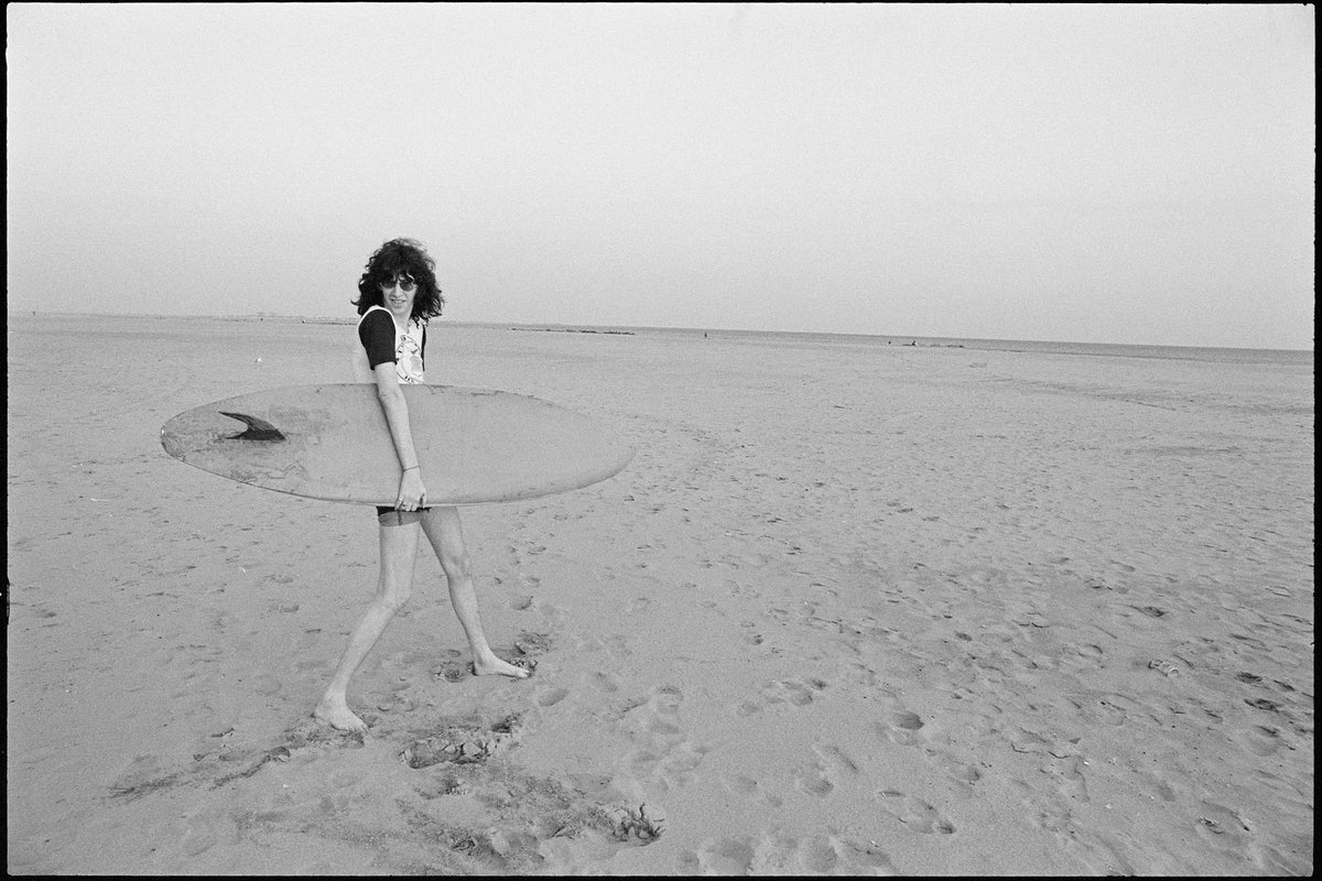 Joey Ramone, Coney Island, 1977, photographed by Roberta Bayley.