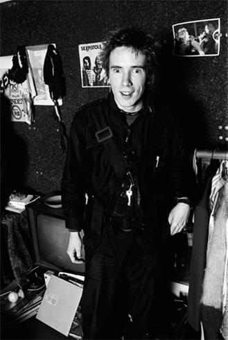 Johnny Rotten, 1976, photographed by Mick Rock.