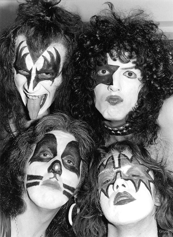 Kiss, Beacon Theatre, NYC. March 21, 1975, photographed by Bob Gruen.