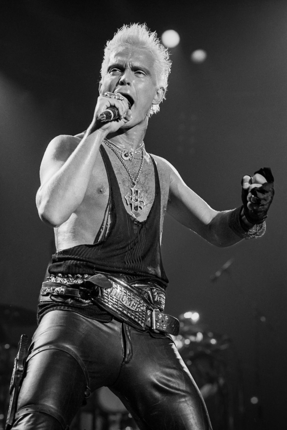 Billy Idol, In Concert, 1987 — photograph by Lynn Goldsmith