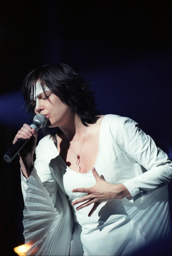 Björk, 1998. Photograph by Ebet Roberts.