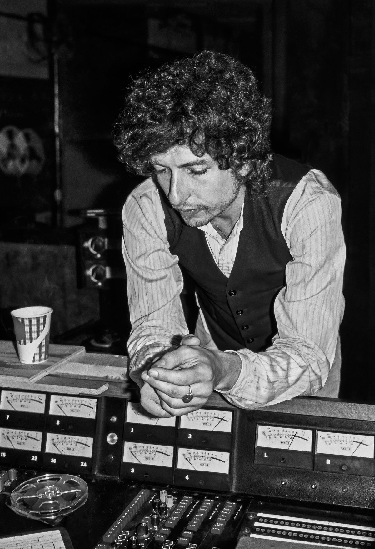Bob Dylan, At the Console, 1975 — photograph by Lynn Goldsmith