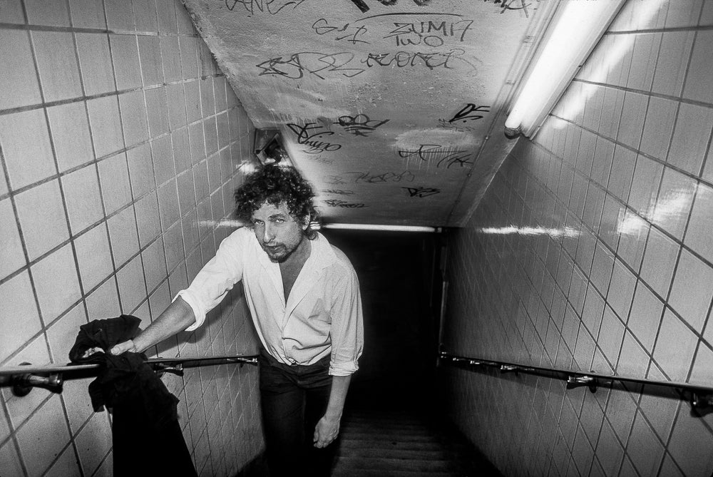 Bob Dylan, Tiled Corridor, 1983, photographed by Lynn Goldsmith.