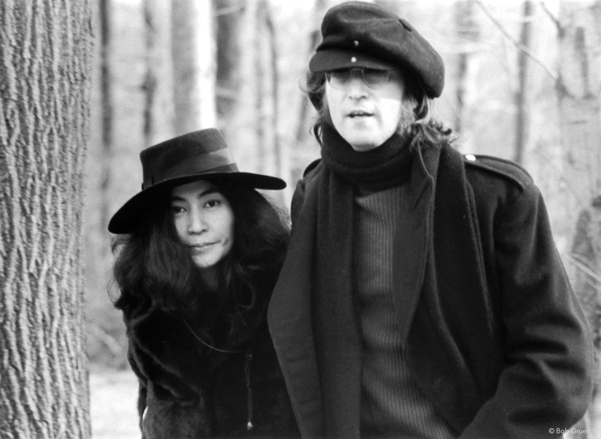 John Lennon and Yoko Ono. Greenwich, Connecticut, 1973, photographed by Bob Gruen.