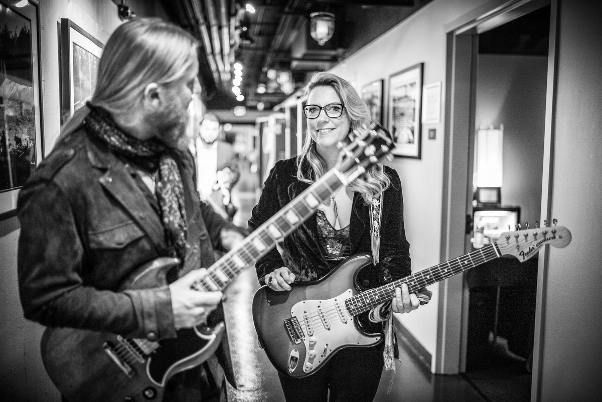 Derek Trucks and Susan Tedeschi at Greek Theatre, Berkeley, California, 2015, photographed by Jérôme Brunet.