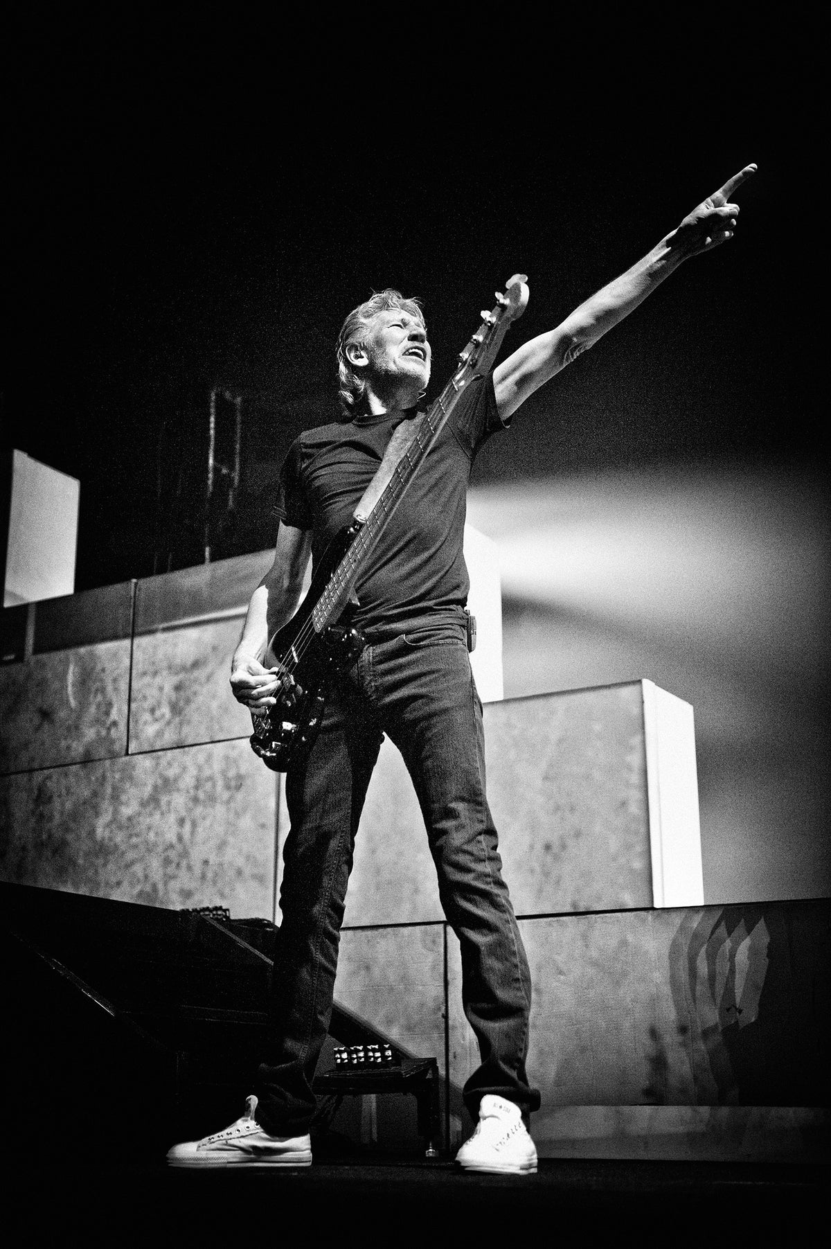 Roger Waters at Oracle Arena, Oakland, California, 2010, photographed by Jérôme Brunet.