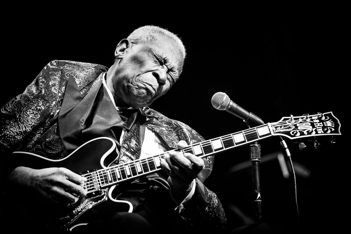 B.B. King at Golden State Theatre, Monterey, California, 2013, photographed by Jérôme Brunet.