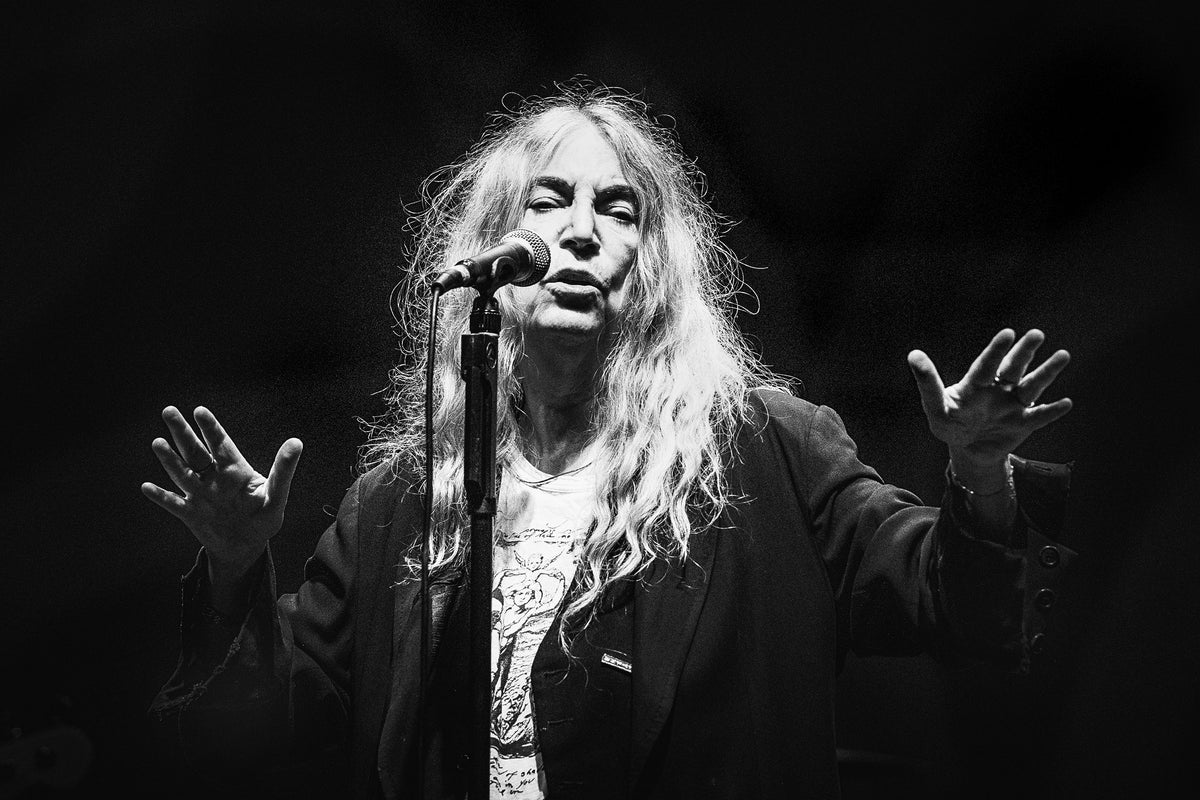 Patti Smith at Wiltern Theatre, Los Angeles, California, 2022, photographed by Jérôme Brunet.