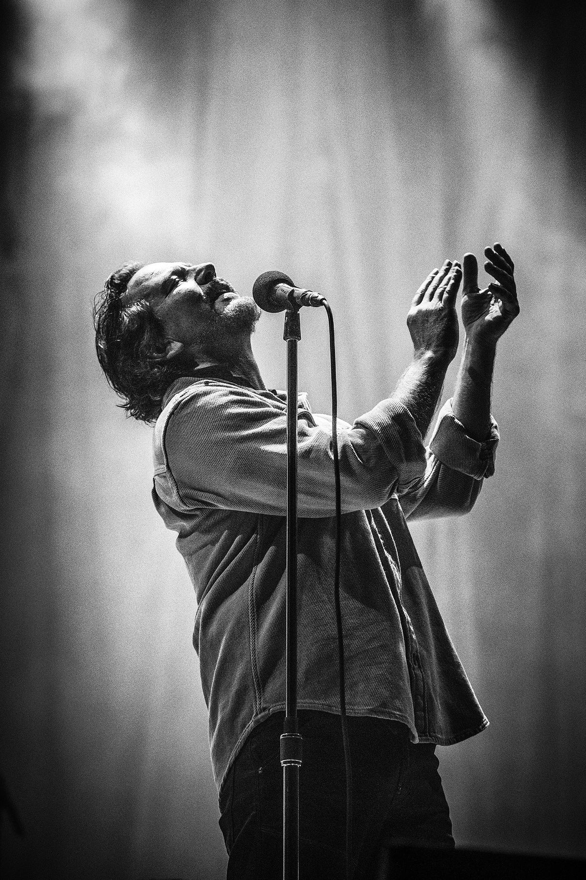 Eddie Vedder at Ohana Festival, Dana Point, California, 2023, photographed by Jérôme Brunet.