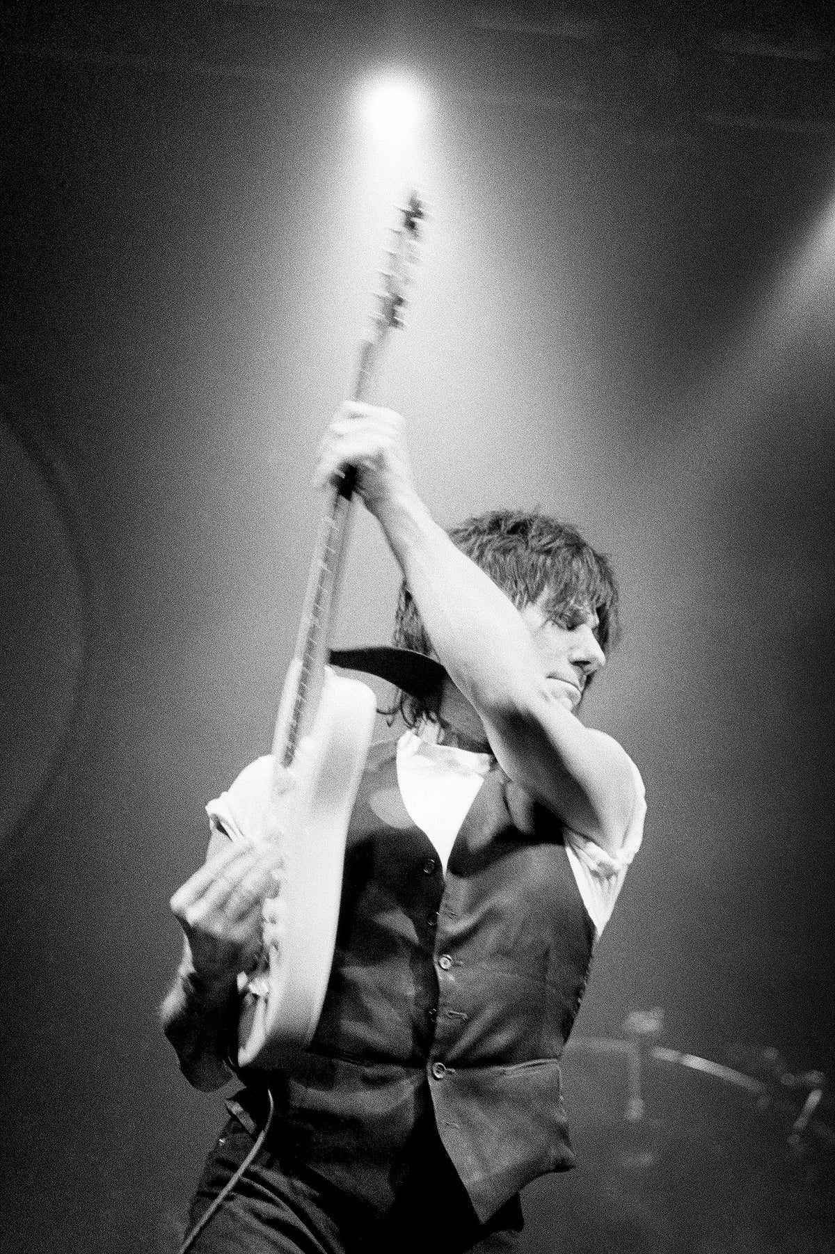 Jeff Beck at Warfield Theatre, San Francisco, California, 2001, photographed by Jérôme Brunet.