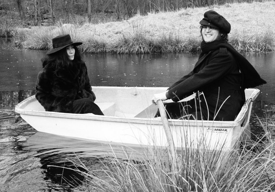 John Lennon & Yoko Ono. Greenwich, Connecticut, 1973, photographed by Bob Gruen.