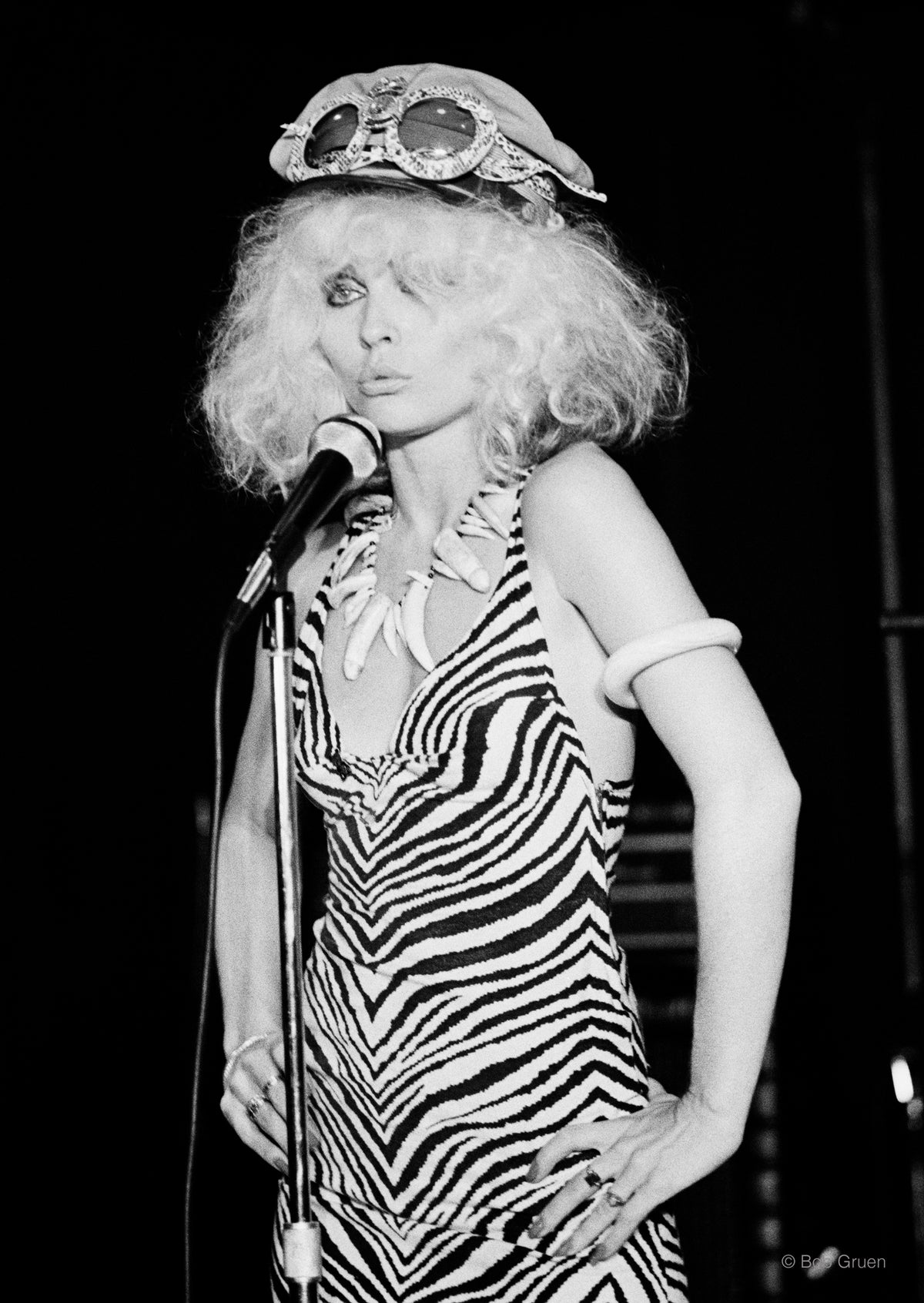 Debbie Harry, Max's Kansas City, New York City, 1976, photographed by Bob Gruen.