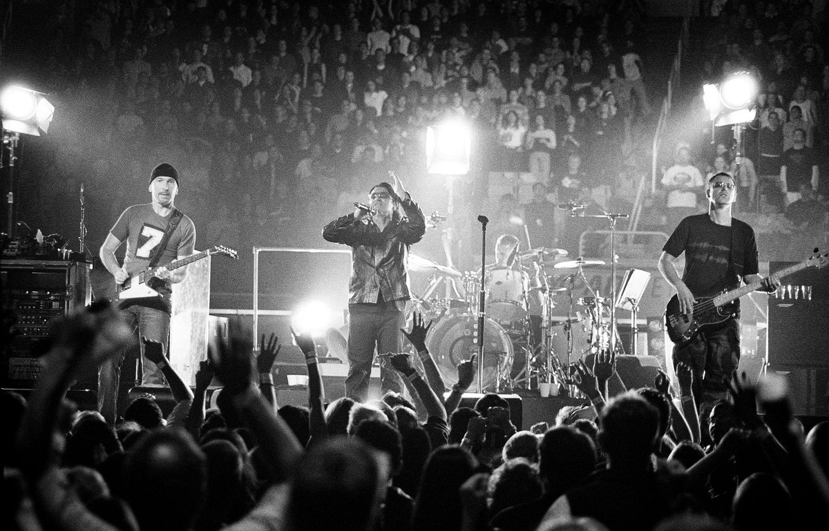 U2 at HP Pavilion, San Jose, California, 2001, photographed by Jérôme Brunet.