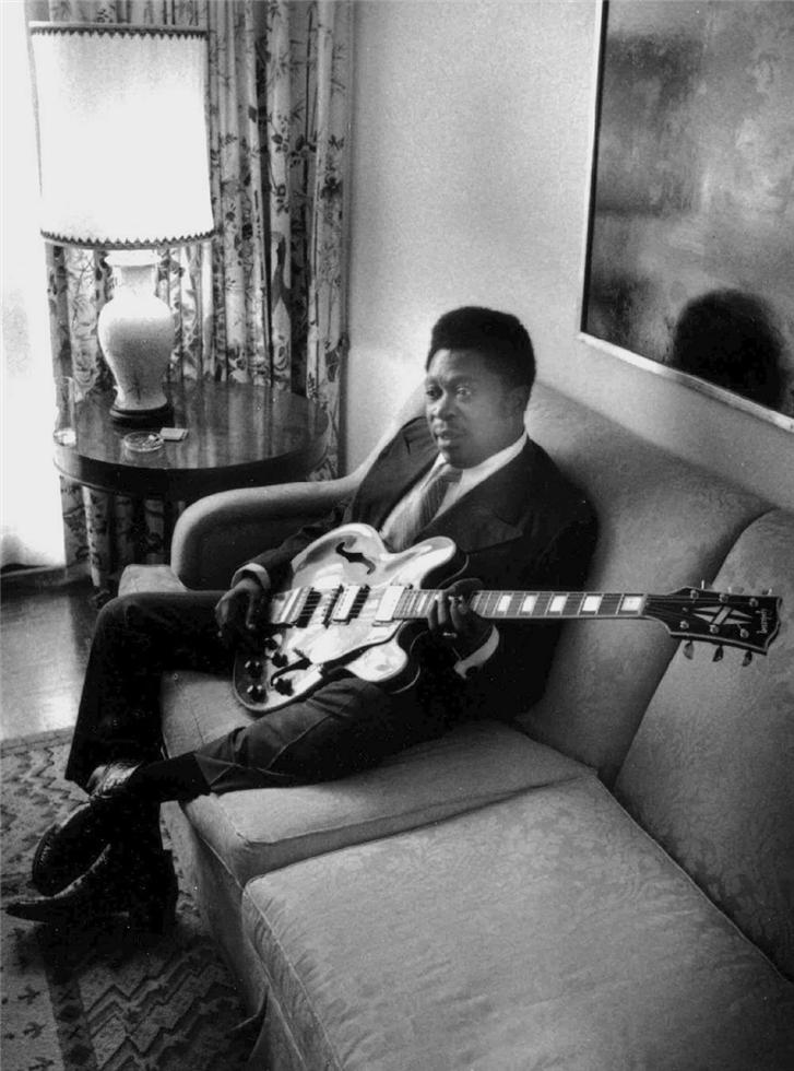B.B. King performing in England, 1971, photographed by Barrie Wentzell.