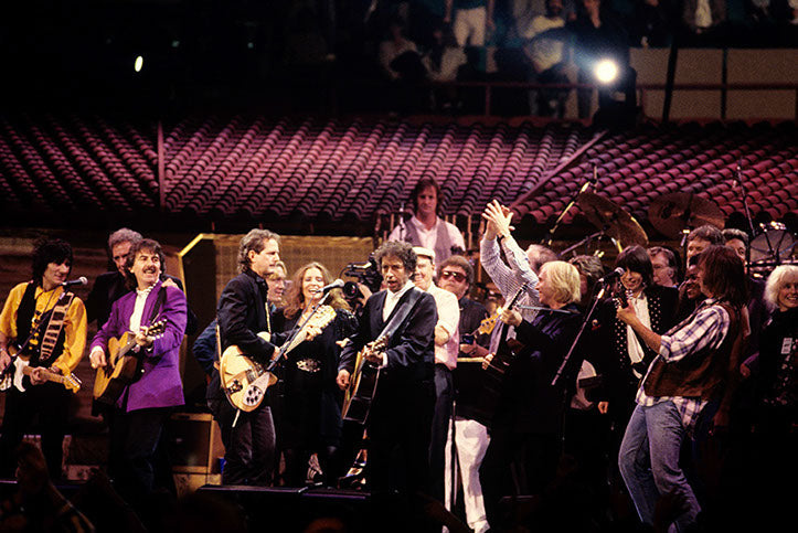 Bob Dylan 30th Anniversary Tribute Concert Finale, New York City, 1992. Photograph by Ebet Roberts.