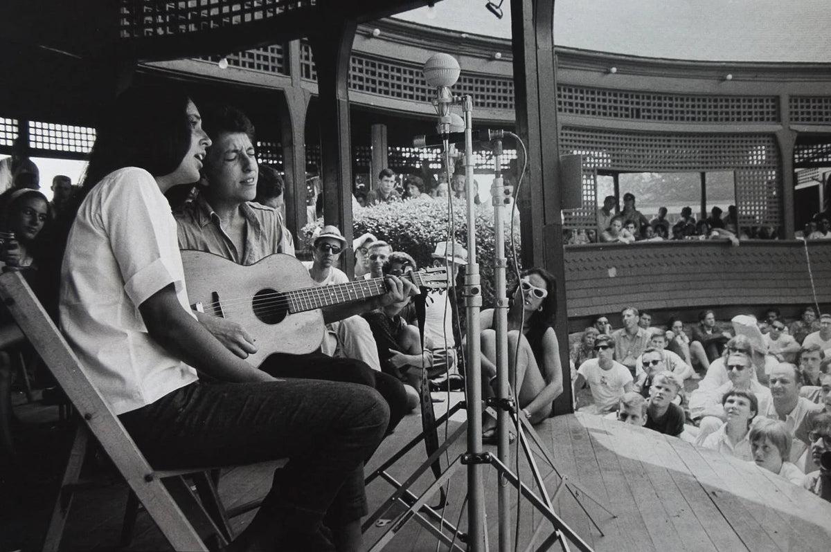 Bob Dylan and Joan Baez at the Newport Folk Festival, Newport, Rhode Island, 1963, photographed by Rowland Scherman.