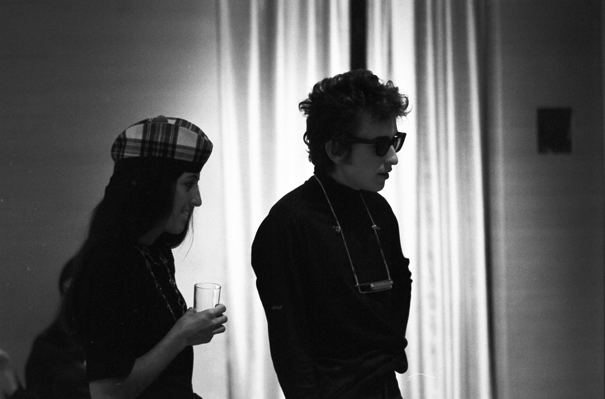 Bob Dylan and Joan Baez, Philharmonic Hall, Lincoln Center, New York City, October 31, 1964; photograph by John Byrne Cooke.