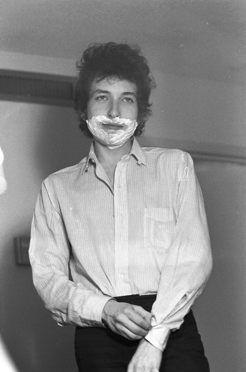 Bob Dylan with Shaving Cream, Unknown Location, 1964; photograph by John Byrne Cooke.