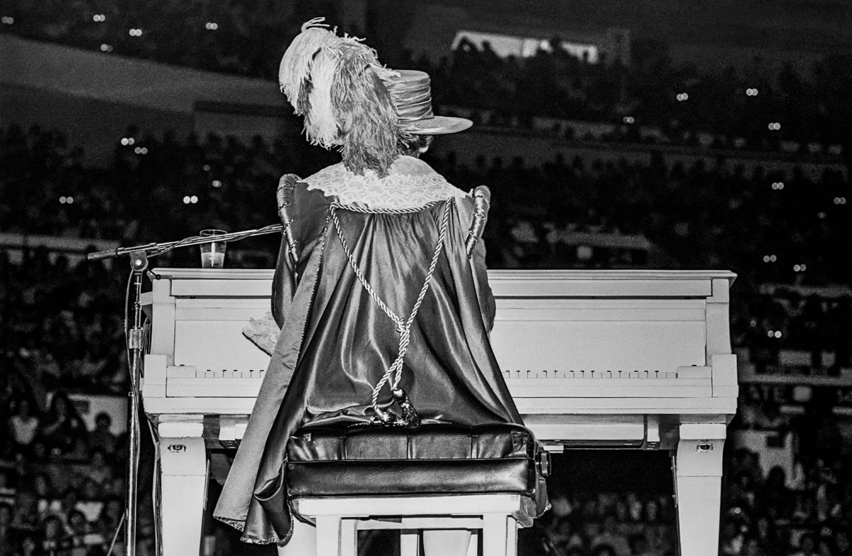 Elton John, 1982 — photograph by Lynn Goldsmith
