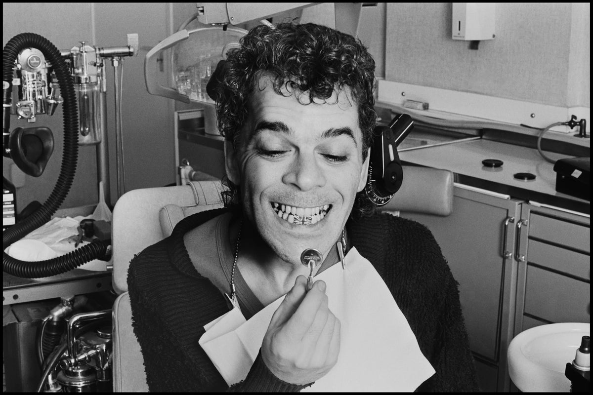 Ian Dury at the Dentist, Harley Street, London, 1978, photographed by Chalkie Davies.