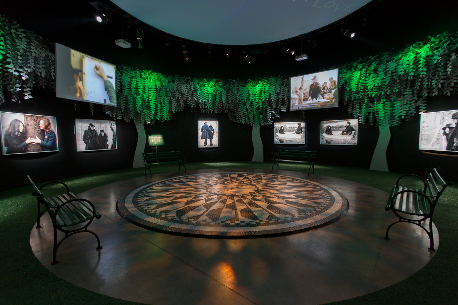 Central Park installation | John Lennon: The New York Years | Museum of Image and Sound (MIS), São Paulo, 2021.