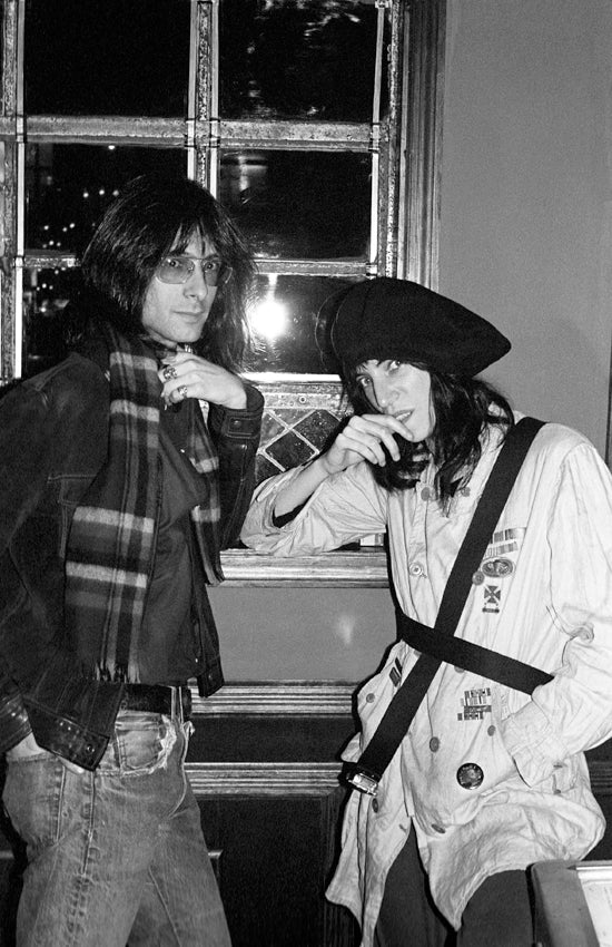 Lenny Kaye and Patti Smith, 1977. Photograph by Ebet Roberts.