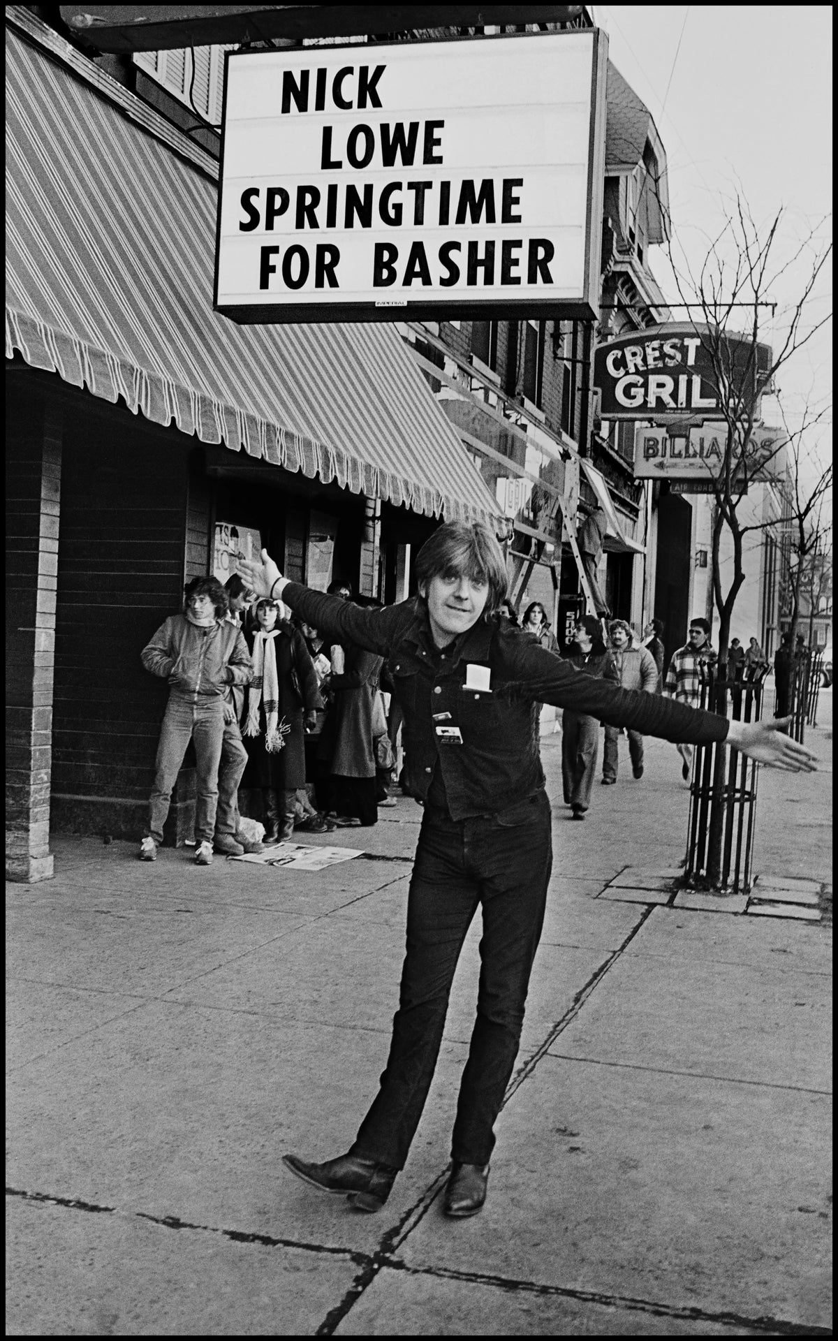 Nick Lowe Throwing Shapes, Toronto, 1978, photographed by Chalkie Davies.