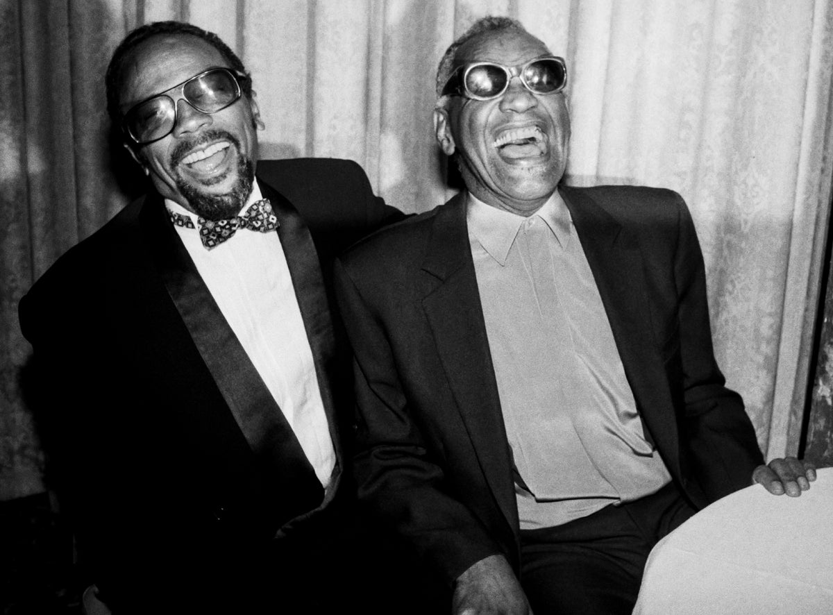 Quincy Jones and Ray Charles, 1986 — photograph by Lynn Goldsmith