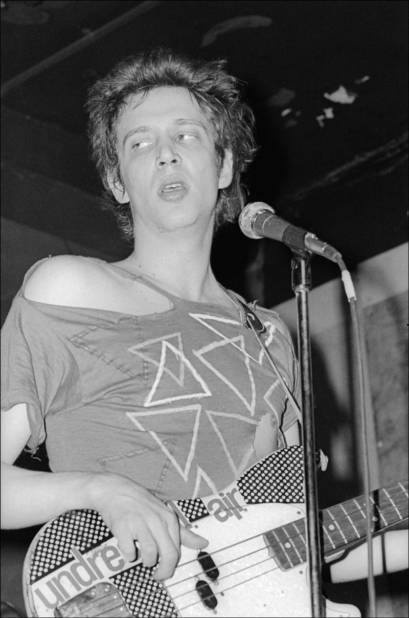 Richard Hell, CBGB, New York City, 1977, photographed by Allan Tannenbaum.