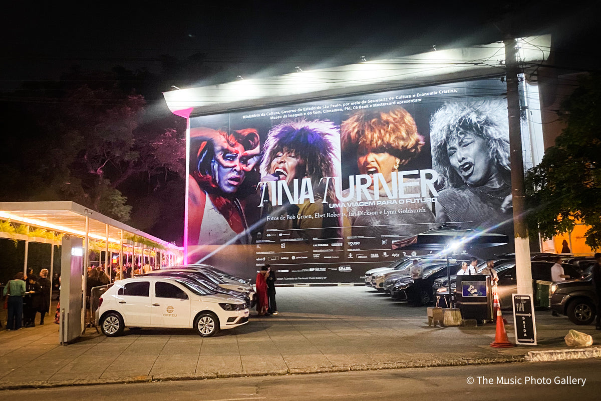 The exhibition mural on the facade of the Museum of Image and Sound (MIS), São Paulo, Brazil, at night, for Tina Turner: A Journey to the Future.