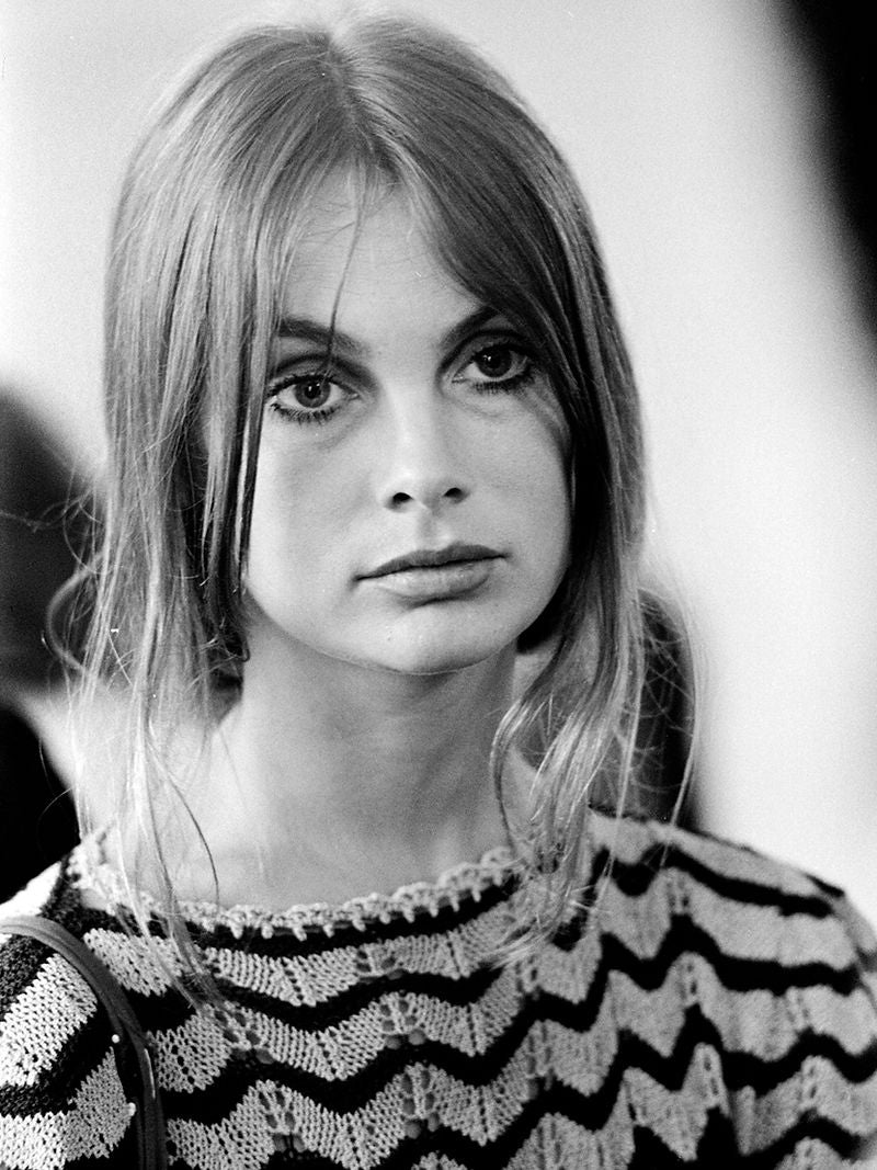 Twiggy wearing a striped top and looking toward the camera in 1970. Photograph by Gijsbert Hanekroot.